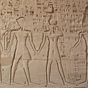 Grabado egipcio bajorelieve 